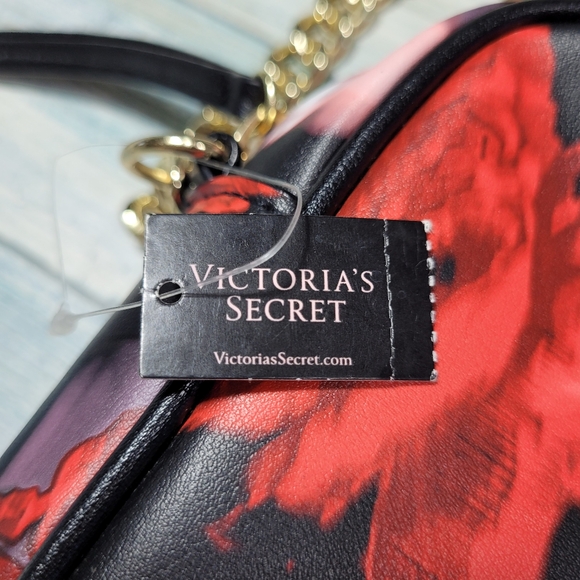 Victoria's Secret  Crossbody Purse. - Picture 7 of 11